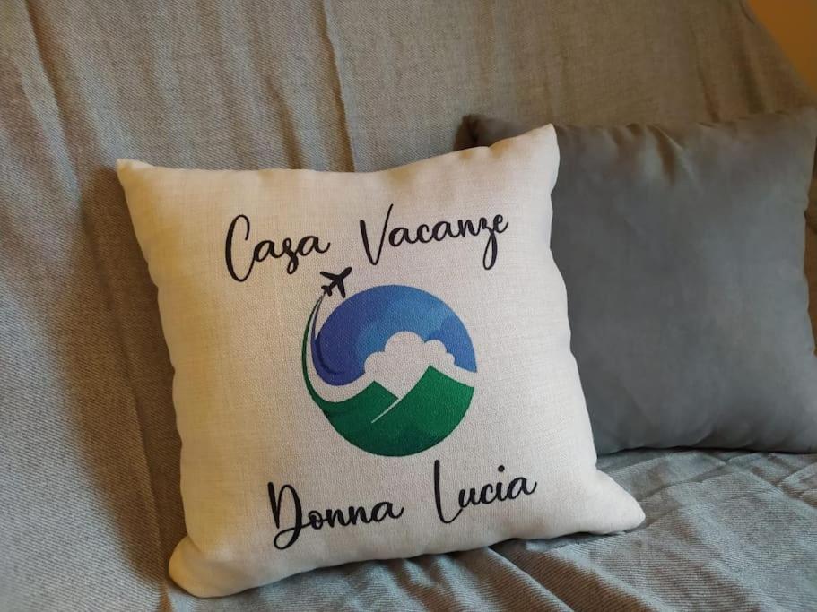 Casa Vacanze Donna Lucia كاستل دي سانجرو المظهر الخارجي الصورة