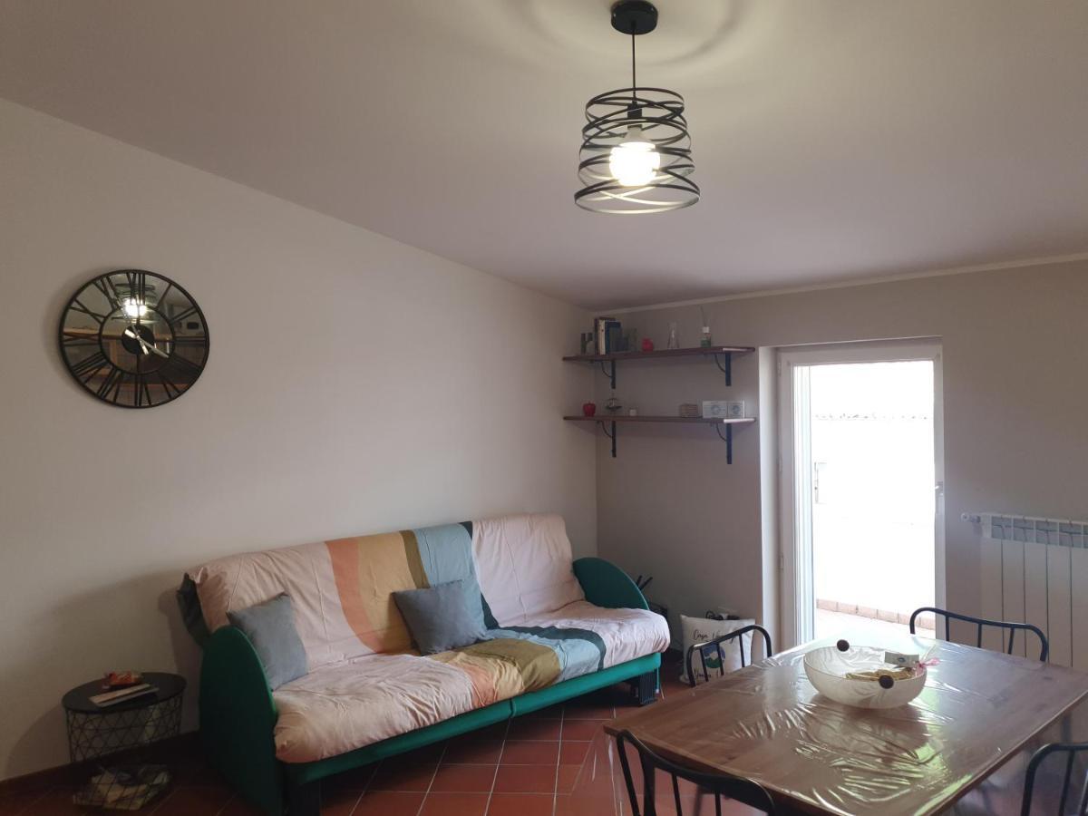 Casa Vacanze Donna Lucia كاستل دي سانجرو المظهر الخارجي الصورة