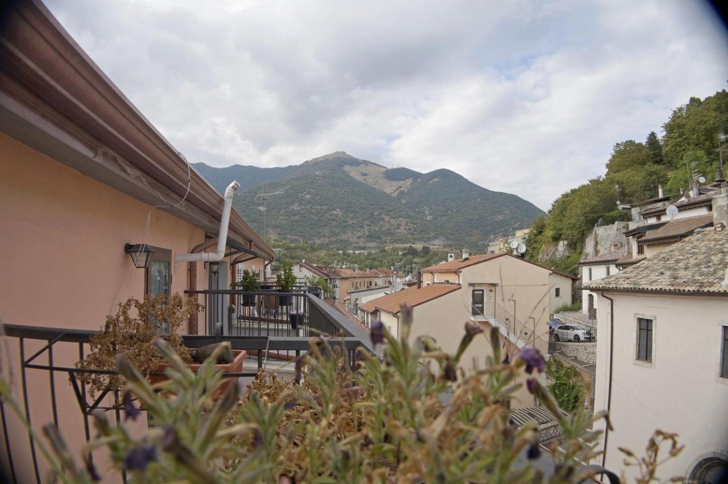 Casa Vacanze Donna Lucia كاستل دي سانجرو المظهر الخارجي الصورة