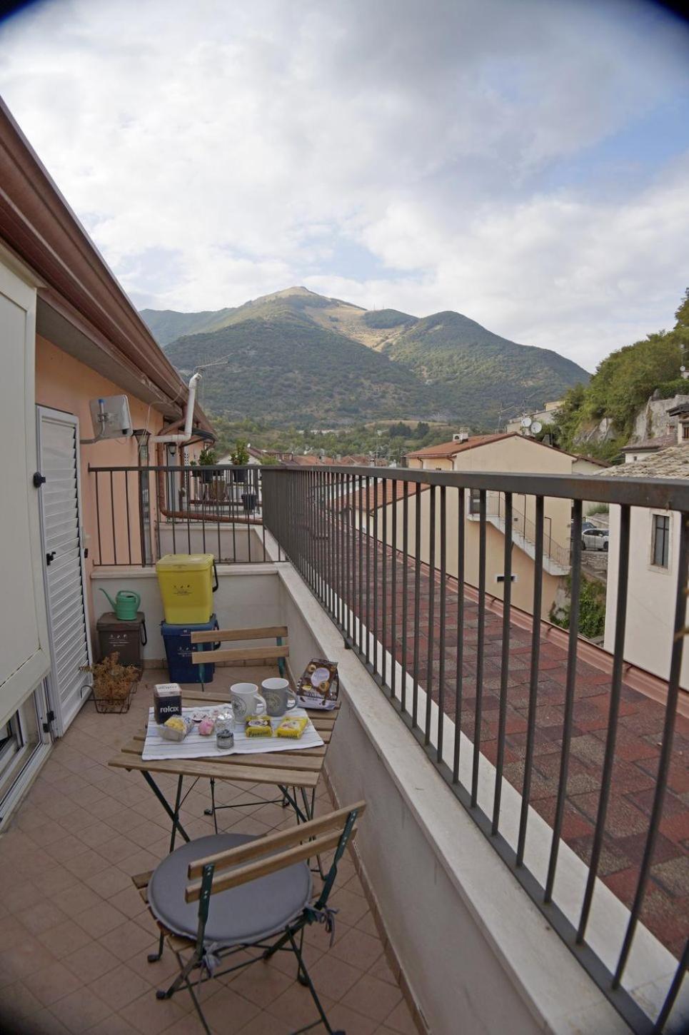 Casa Vacanze Donna Lucia كاستل دي سانجرو المظهر الخارجي الصورة