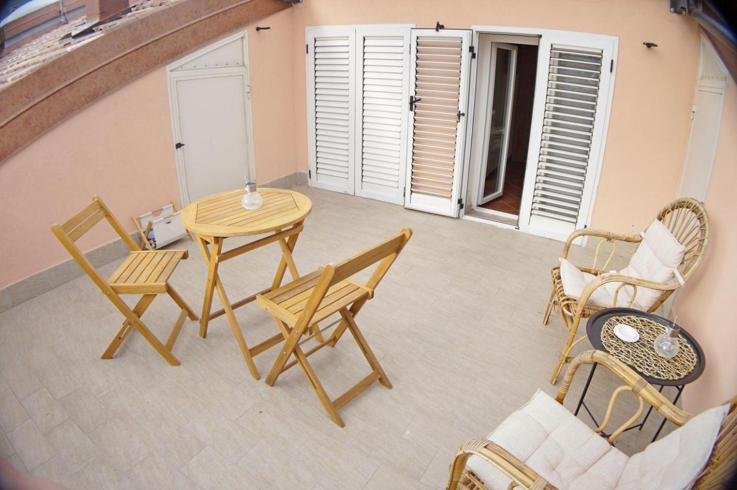 Casa Vacanze Donna Lucia كاستل دي سانجرو المظهر الخارجي الصورة